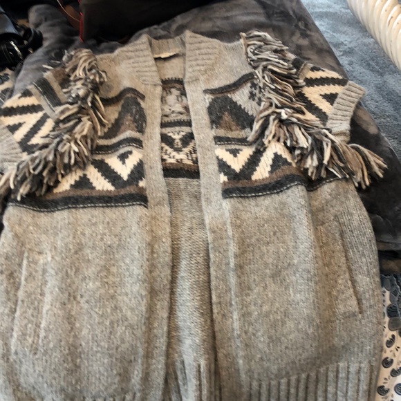 Sweater - Picture 1 of 3